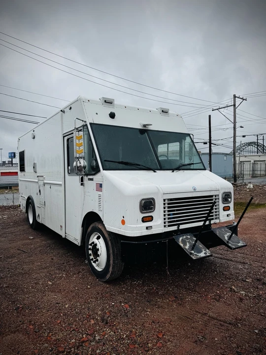 2016 Freightliner - Image 2 of 7