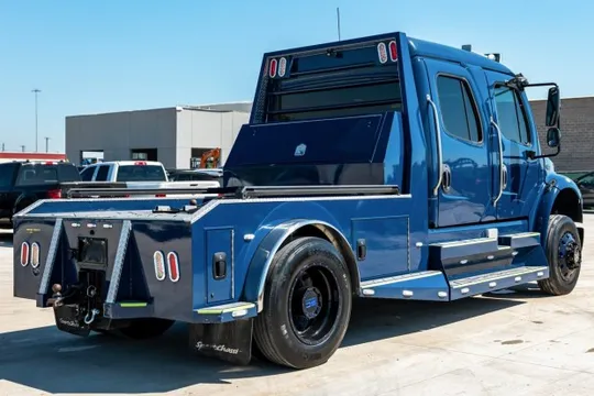 2016 Freightliner - Image 2 of 7