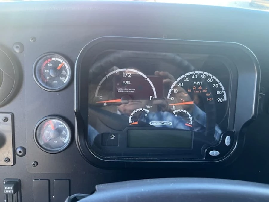 2016 Freightliner - Image 11 of 28