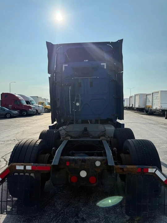 2016 Freightliner - Image 2 of 8