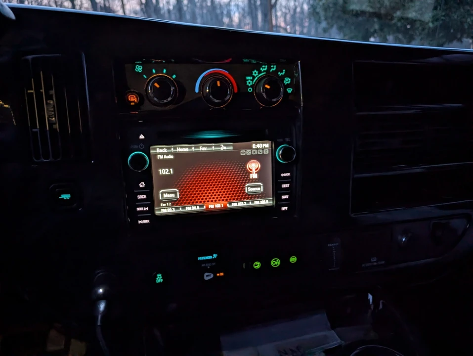 2016 GMC Savana - Image 16 of 20