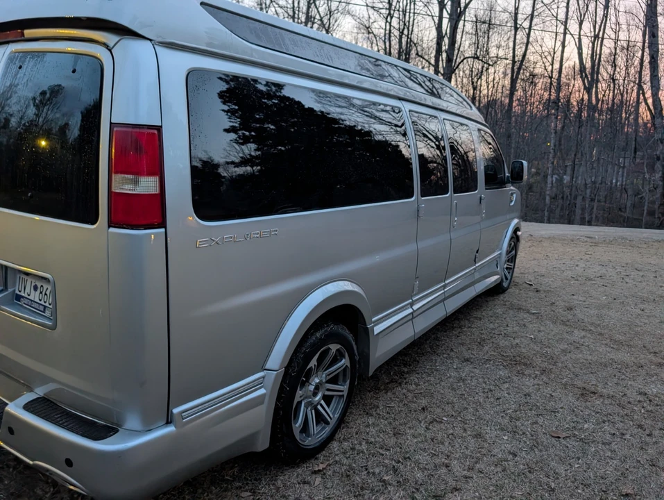 2016 GMC Savana - Image 5 of 20