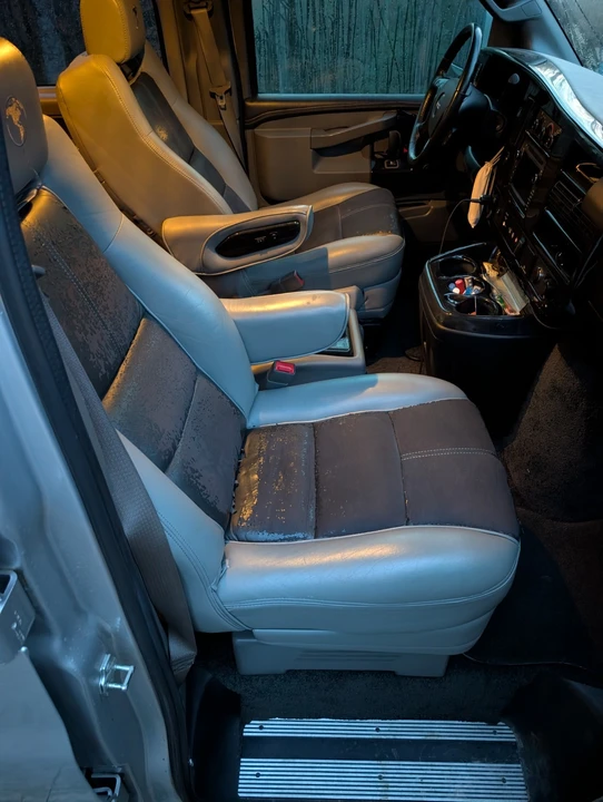 2016 GMC Savana - Image 10 of 20