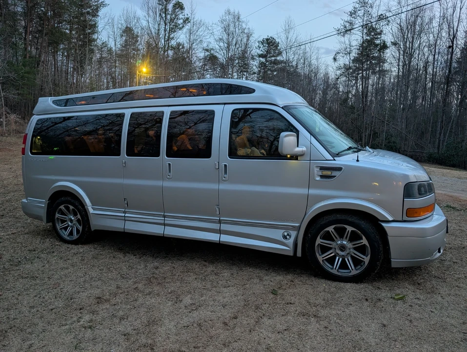 2016 GMC Savana - Image 4 of 20