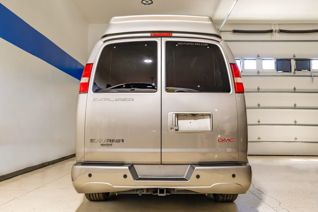 2016 GMC Savana - Image 18 of 31