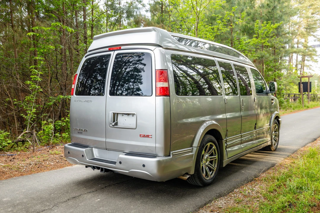 2016 GMC Savana - Image 6 of 31