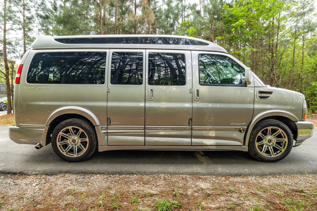 2016 GMC Savana - Image 5 of 31