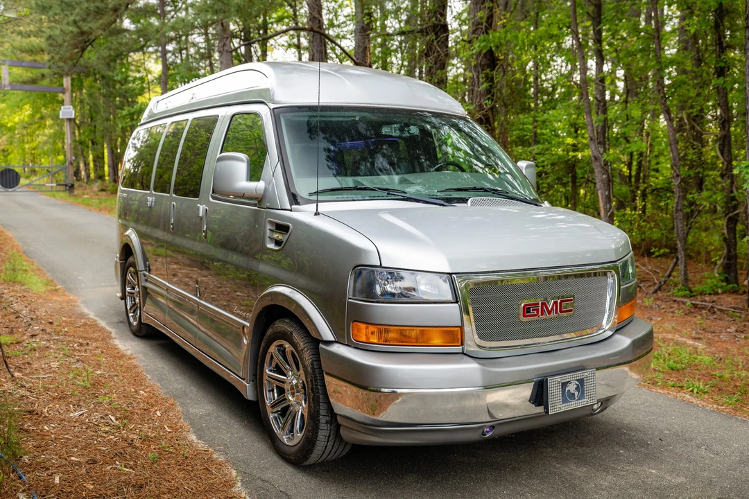 2016 GMC Savana - Image 4 of 31
