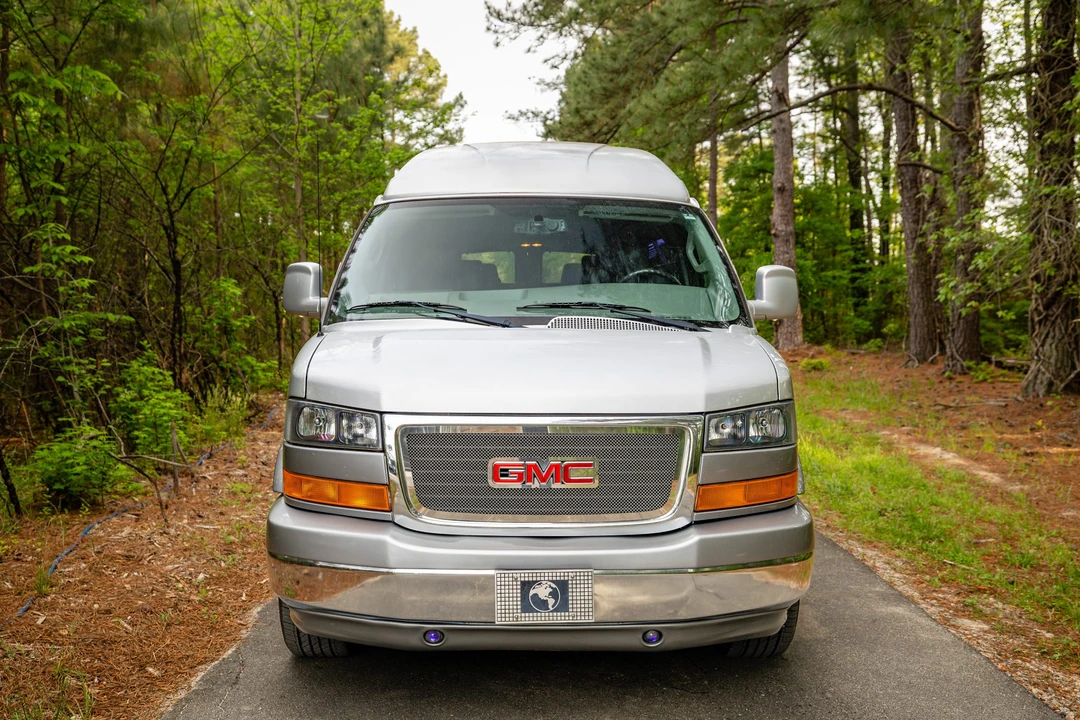 2016 GMC Savana - Image 3 of 31