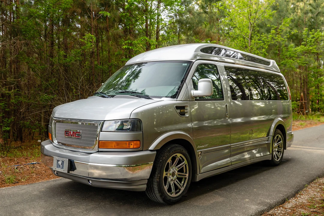 2016 GMC Savana - Image 2 of 31