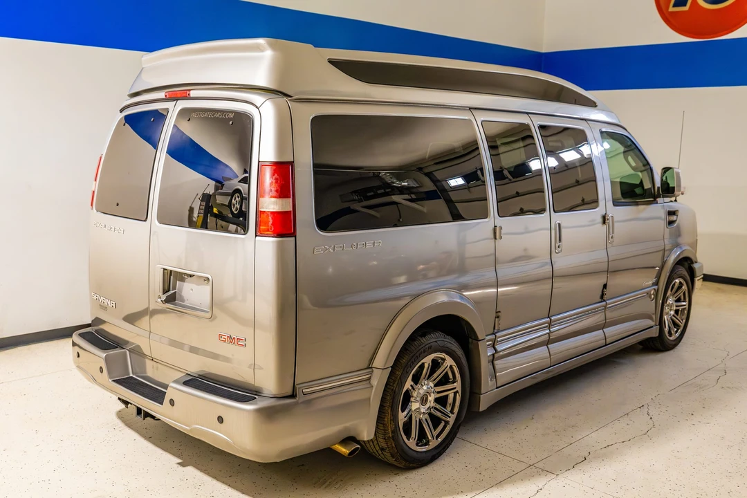 2016 GMC Savana - Image 19 of 31