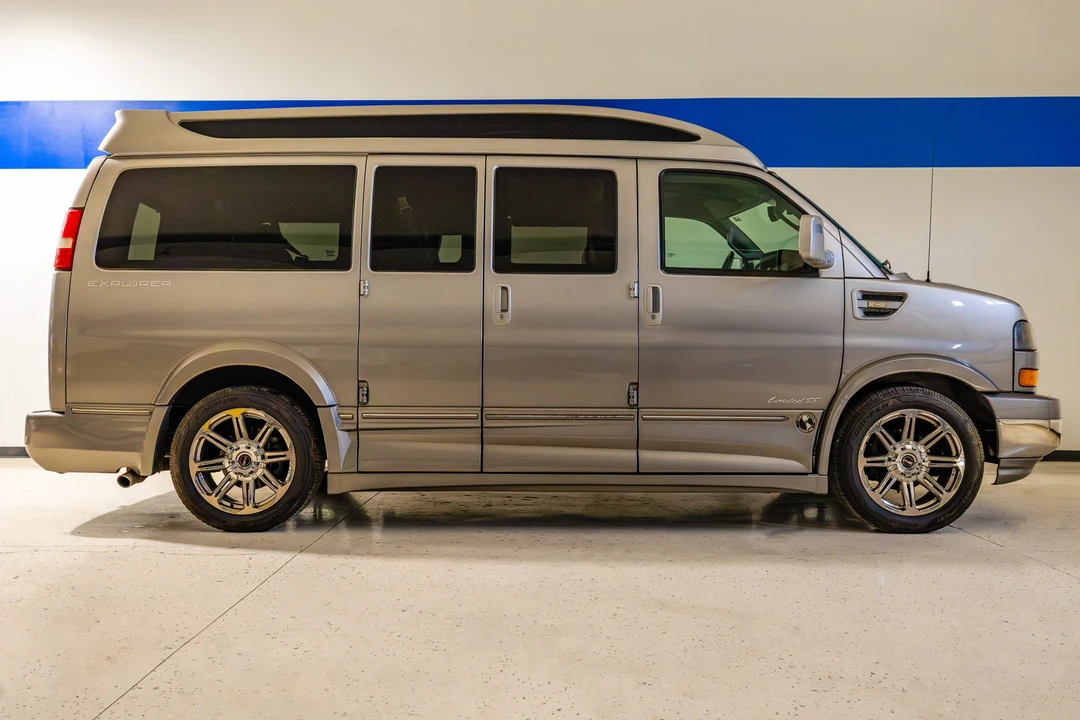 2016 GMC Savana - Image 22 of 31