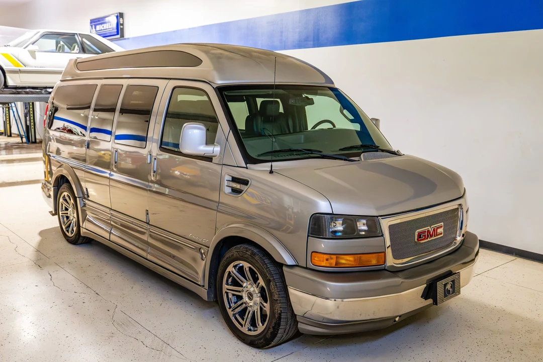 2016 GMC Savana - Image 23 of 31