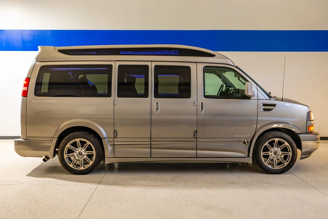 2016 GMC Savana - Image 27 of 31