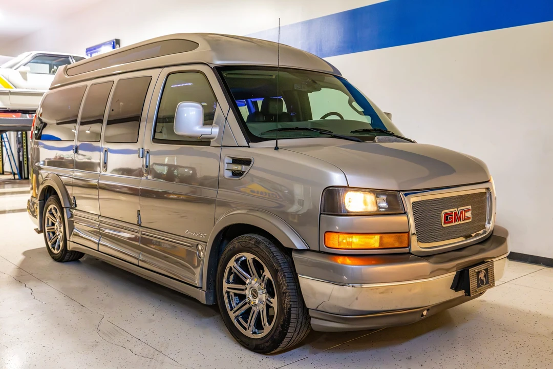 2016 GMC Savana - Image 28 of 31
