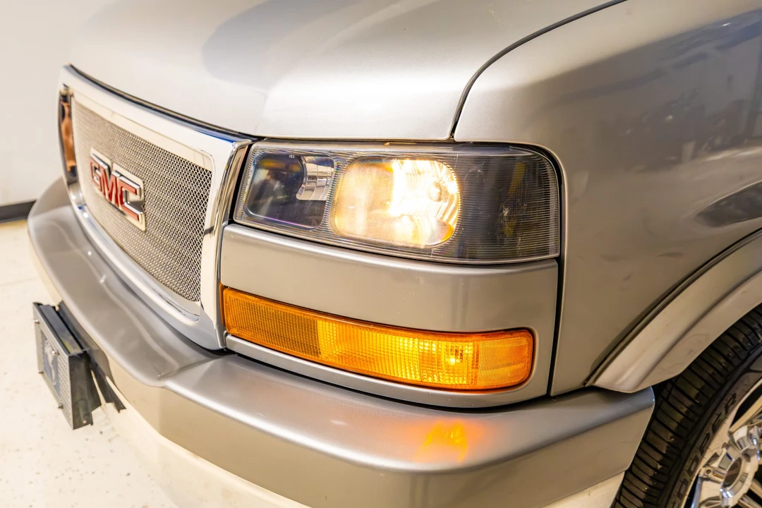 2016 GMC Savana - Image 30 of 31