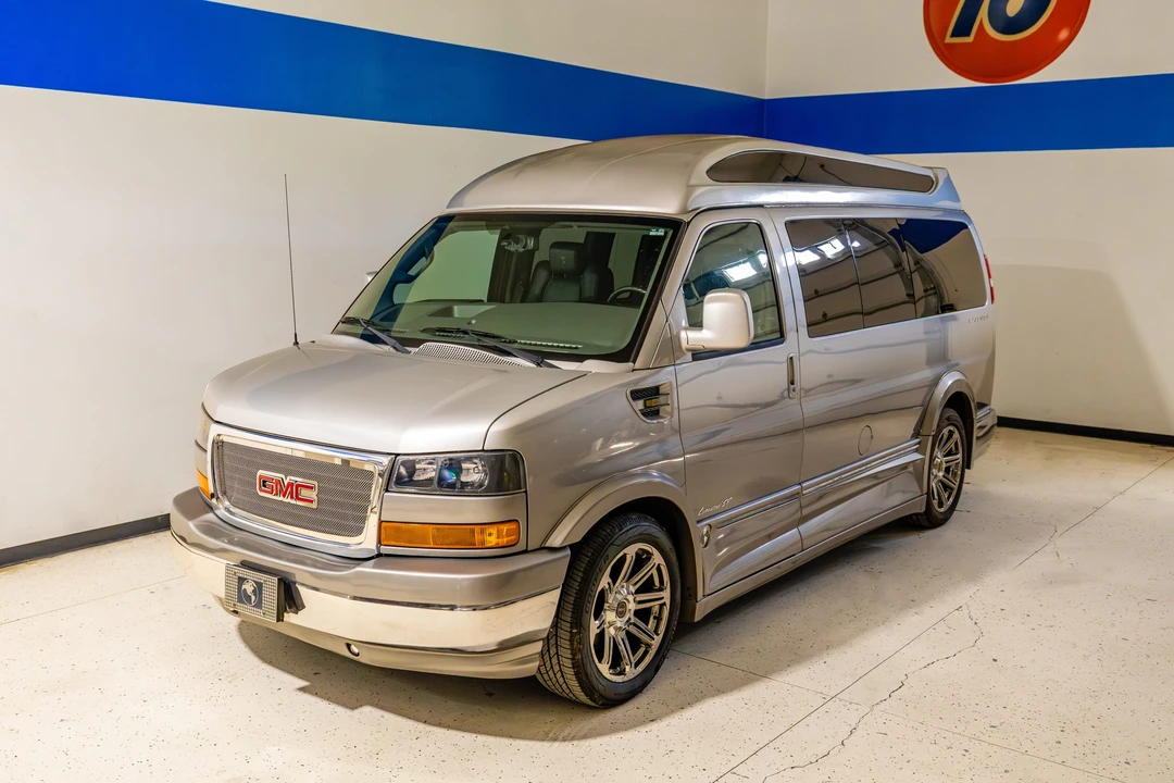 2016 GMC Savana - Image 12 of 31