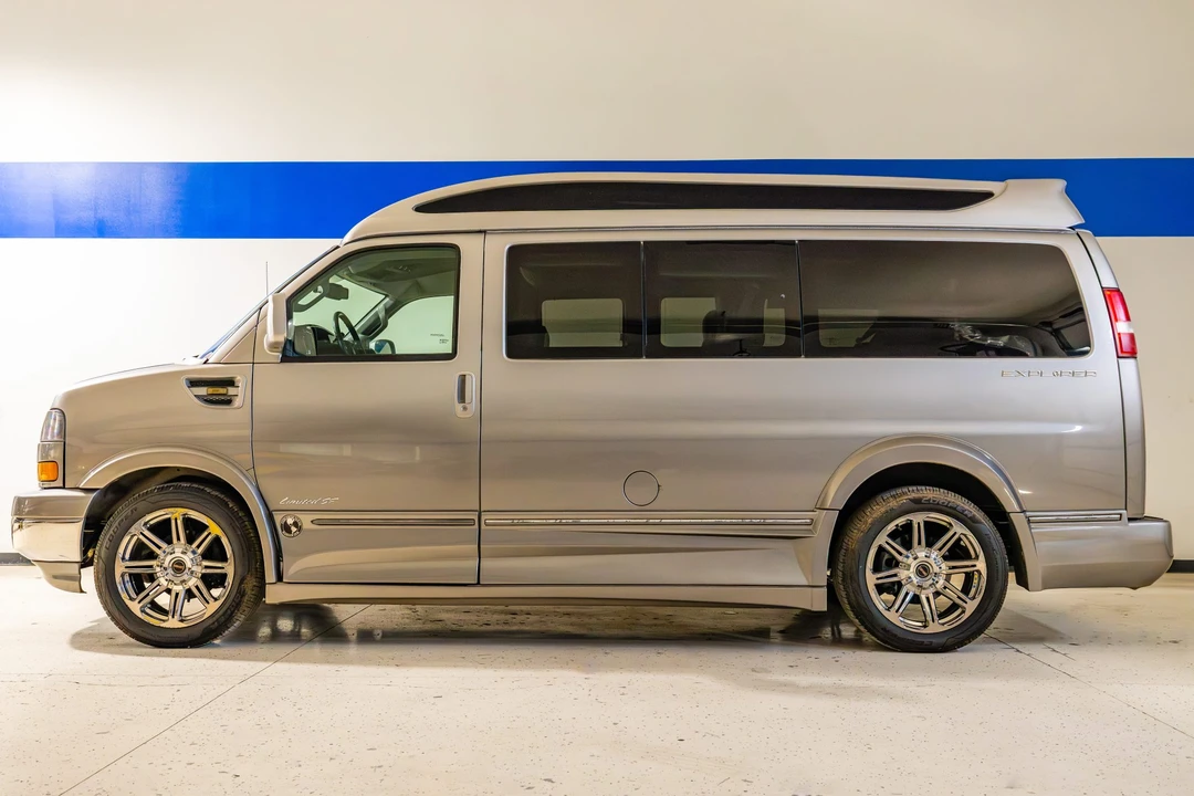 2016 GMC Savana - Image 14 of 31
