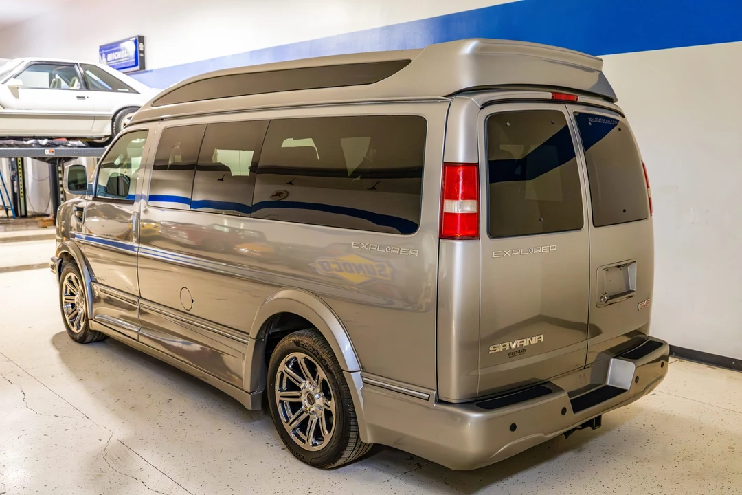 2016 GMC Savana - Image 15 of 31