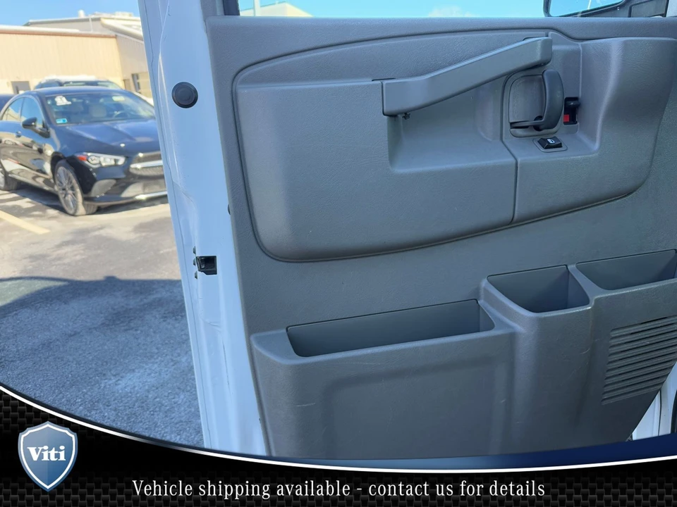 2016 GMC Savana - Image 16 of 21