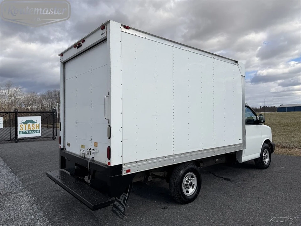 2016 GMC Savana - Image 3 of 12
