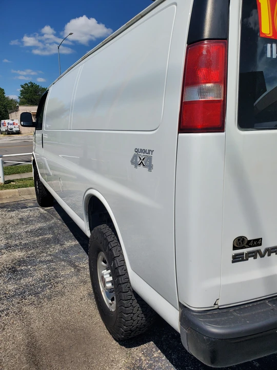 2016 GMC Savana - Image 20 of 31