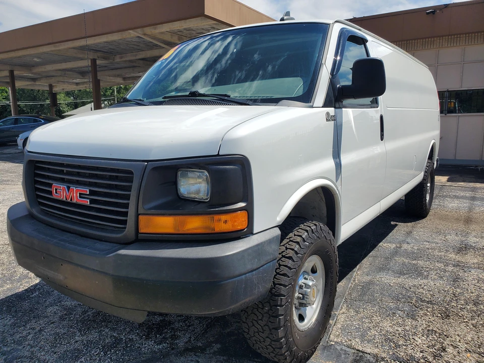 2016 GMC Savana - Image 7 of 31