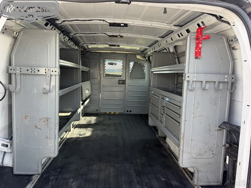 2016 GMC Savana - Image 9 of 12