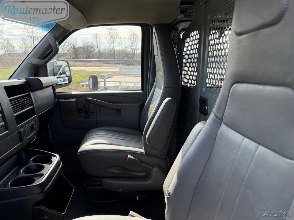 2016 GMC Savana - Image 12 of 12