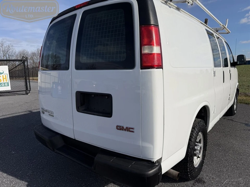 2016 GMC Savana - Image 7 of 12