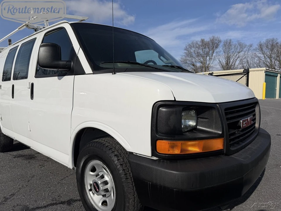 2016 GMC Savana - Image 2 of 12