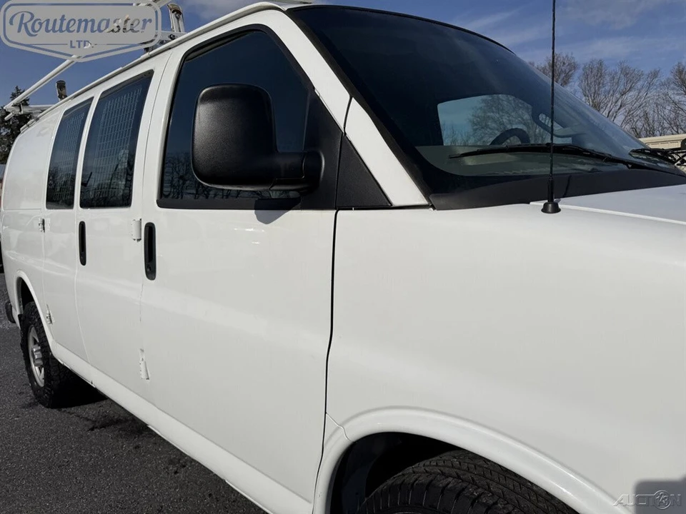 2016 GMC Savana - Image 4 of 12