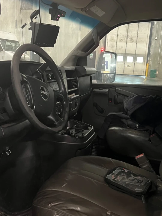 2016 GMC Savana - Image 4 of 4