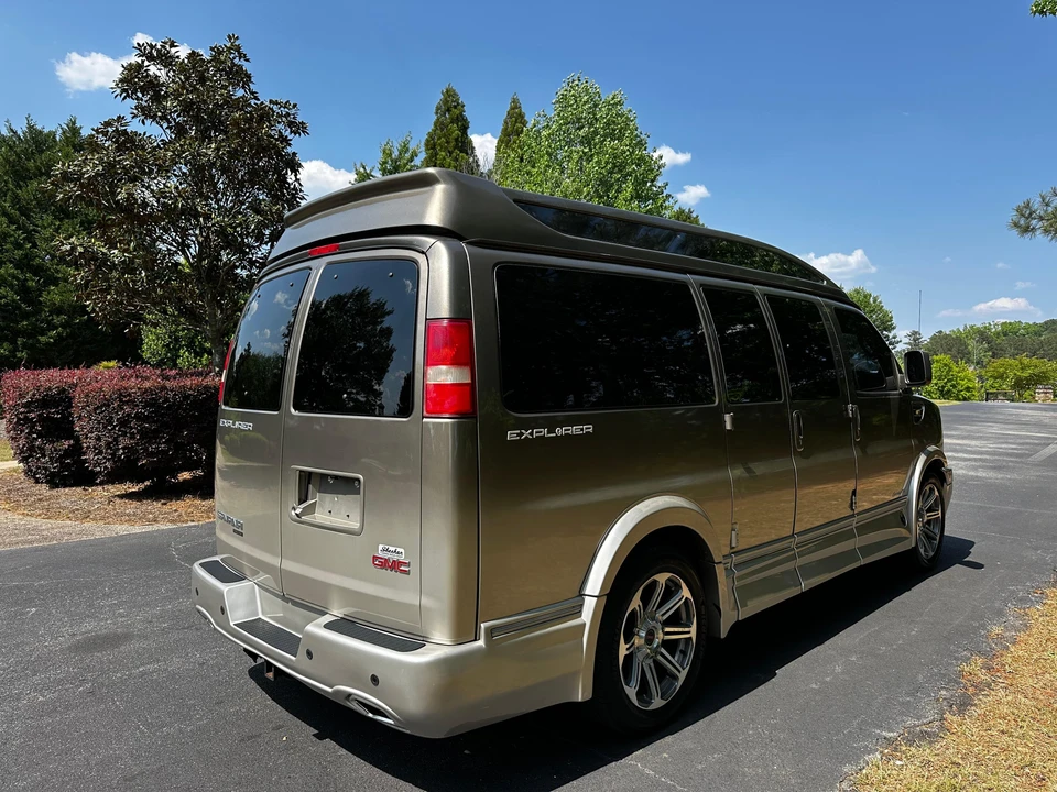2016 GMC Savana - Image 7 of 31