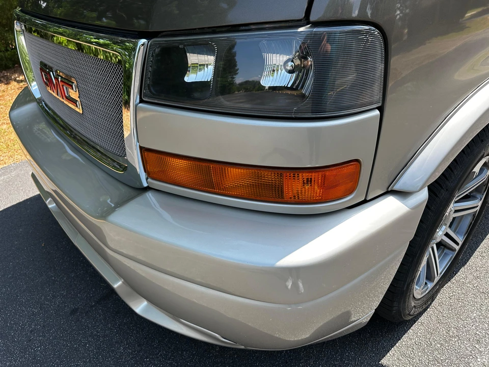 2016 GMC Savana - Image 11 of 31