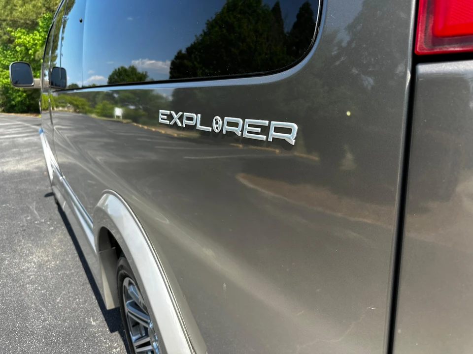 2016 GMC Savana - Image 15 of 31