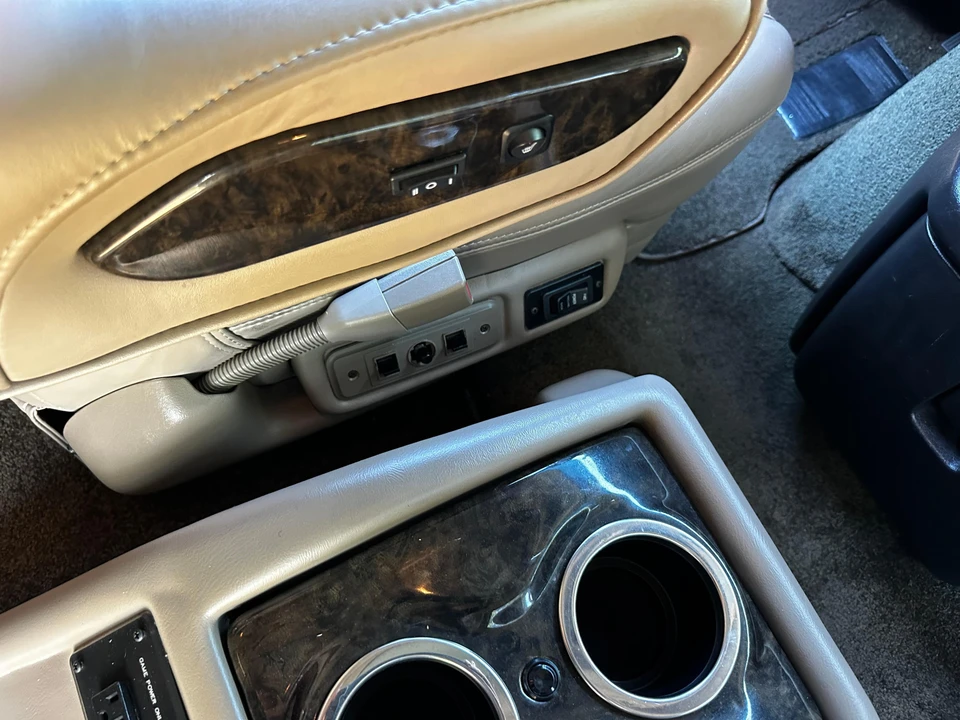 2016 GMC Savana - Image 29 of 31