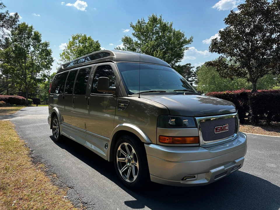 2016 GMC Savana - Image 9 of 31