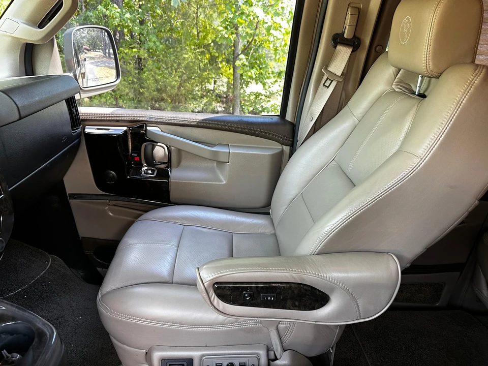 2016 GMC Savana - Image 30 of 31