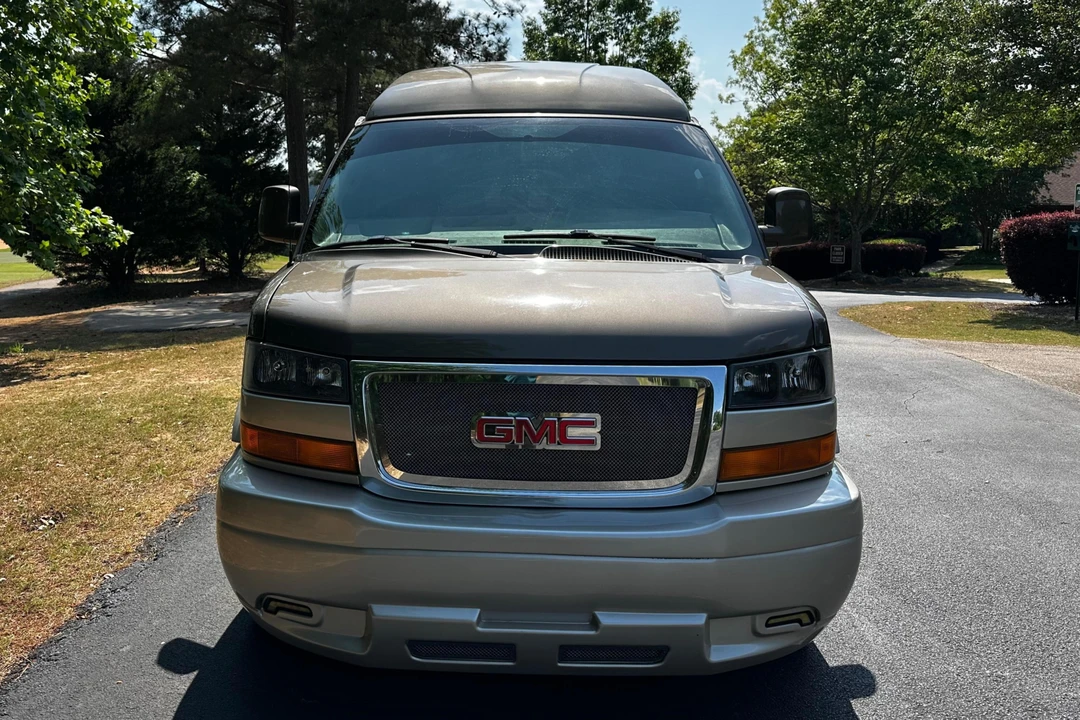 2016 GMC Savana - Image 2 of 31