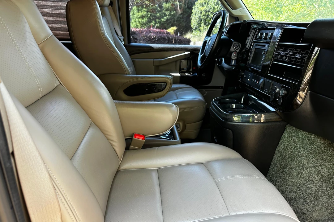2016 GMC Savana - Image 26 of 31