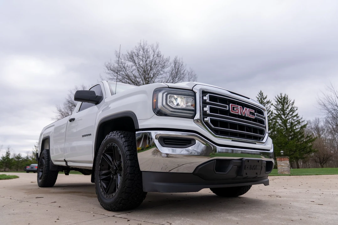 2016 GMC Sierra 4th Gen - Image 4 of 31