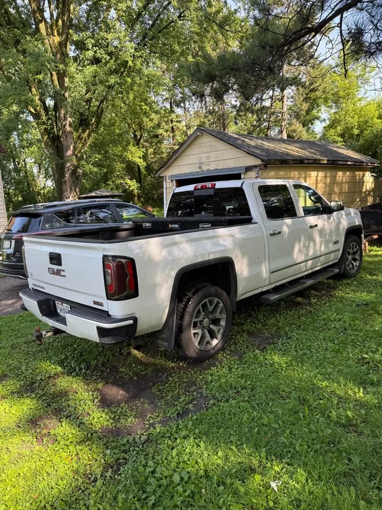 2016 GMC Sierra 4th Gen - Image 3 of 10