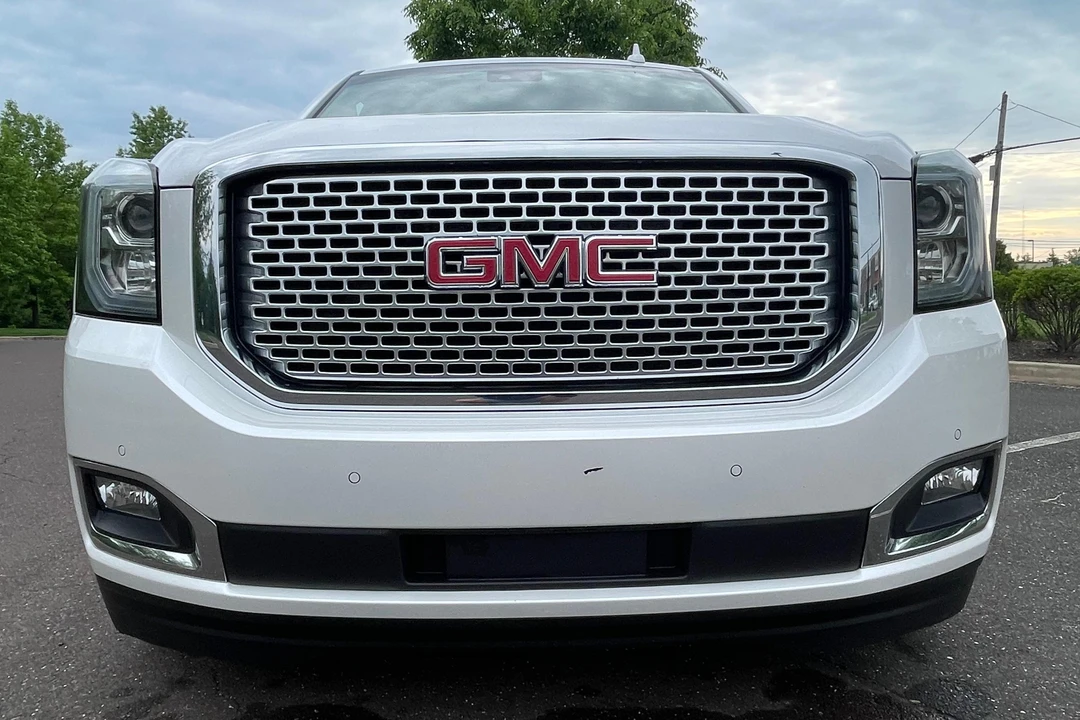 2016 GMC Yukon 4th Gen - Image 2 of 31