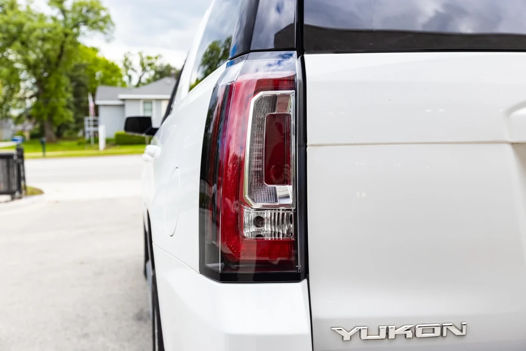 2016 GMC Yukon 4th Gen - Image 11 of 21