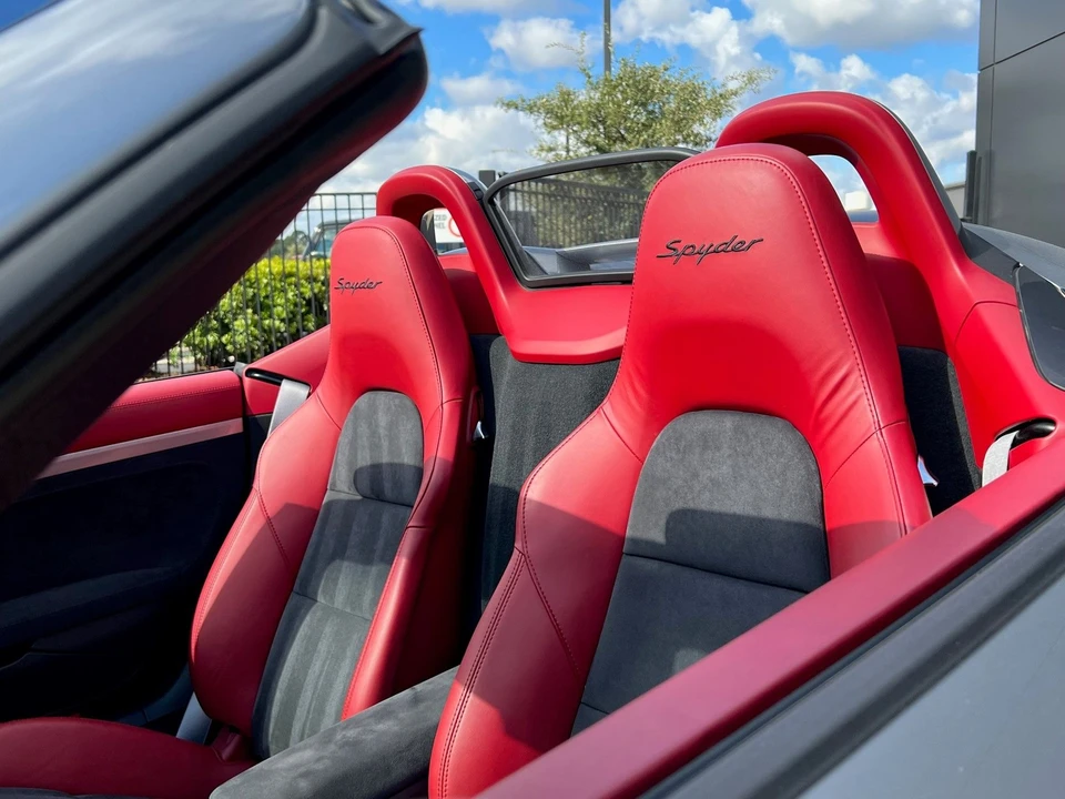 2016 Porsche 981 Boxster Spyder - Image 14 of 18