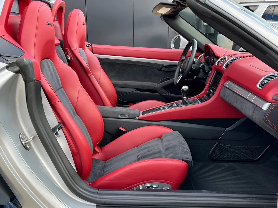 2016 Porsche 981 Boxster Spyder - Image 15 of 18