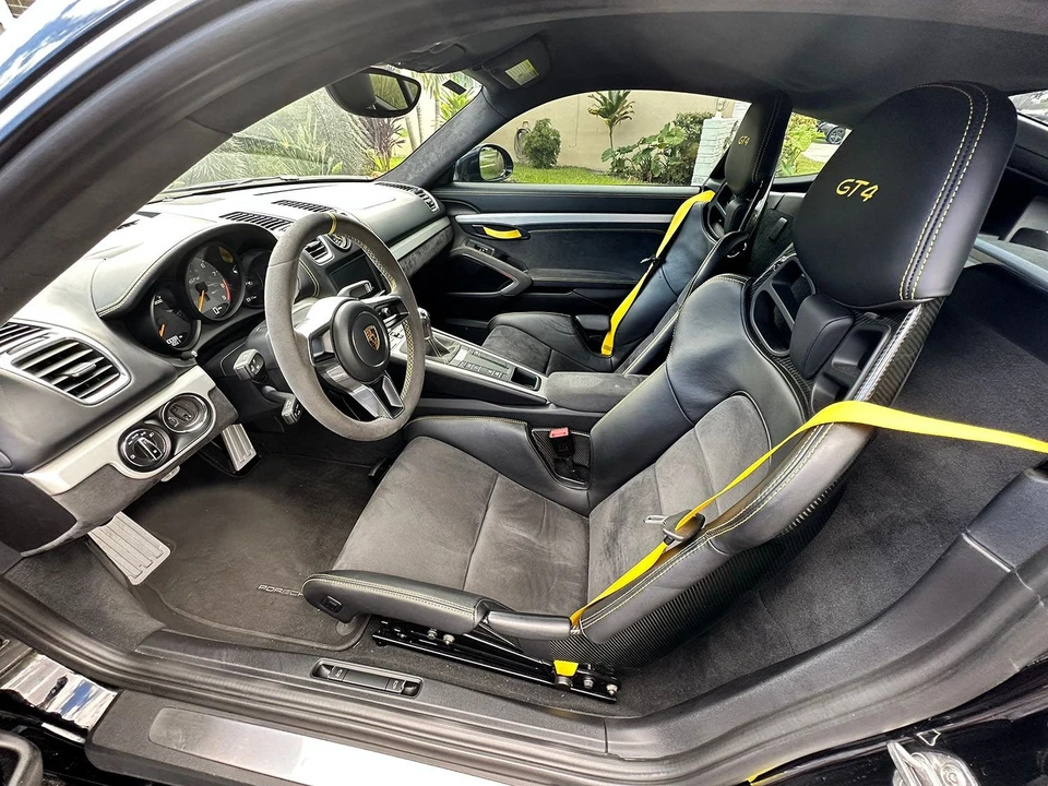 2016 Porsche 981 Cayman GT4 - Image 9 of 12