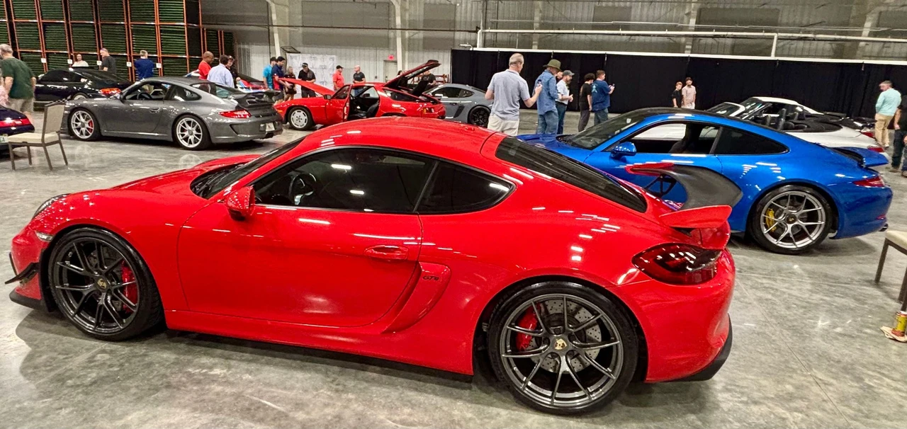 2016 Porsche 981 Cayman GT4 - Image 2 of 5