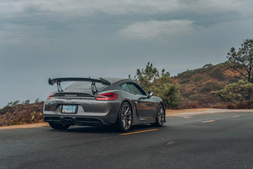 2016 Porsche 981 Cayman GT4 - Image 2 of 13
